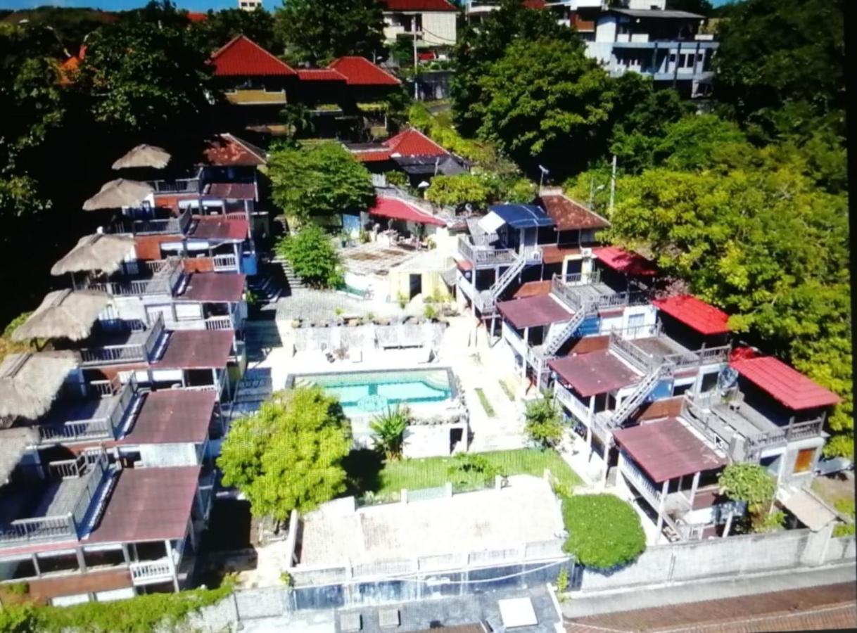 Hotel Tree House 2*